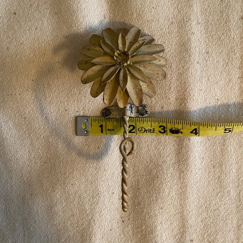 Metal Flower Wall Hook Good condition